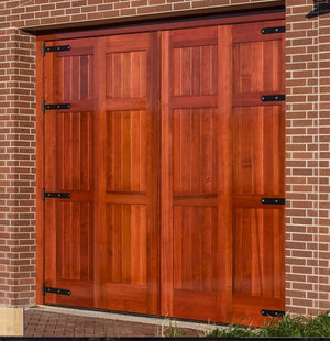 Arrow hinges on carriage door set