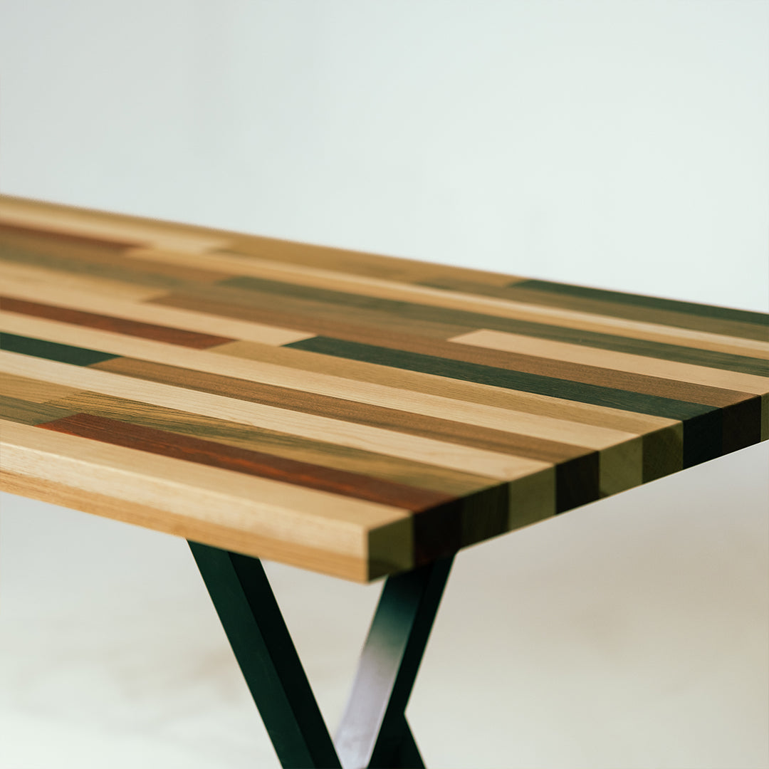 corner shot of Palomino tabletop