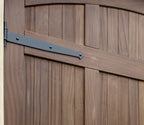Closeup of Diamond strap hinges 