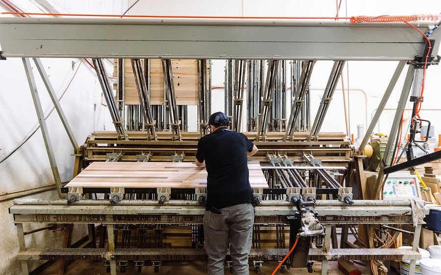 Craftsman sets countertop into glue rack