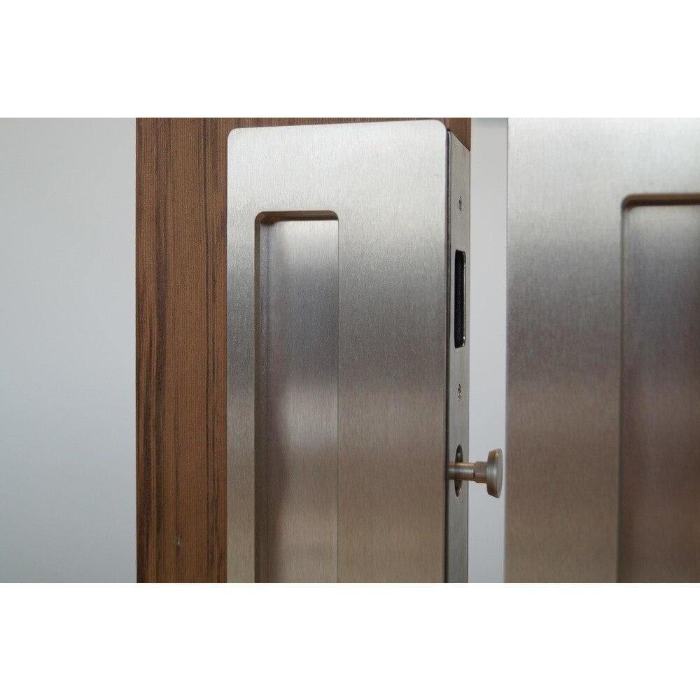 Flush Turn Handle & Lock For A Pocket Door